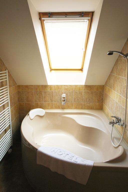 Hotel Pod Hradom Trencin Exterior photo